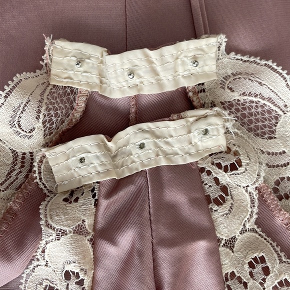 Deena Styled in California Vintage Teddy with Lace Trim - Picture 4 of 12